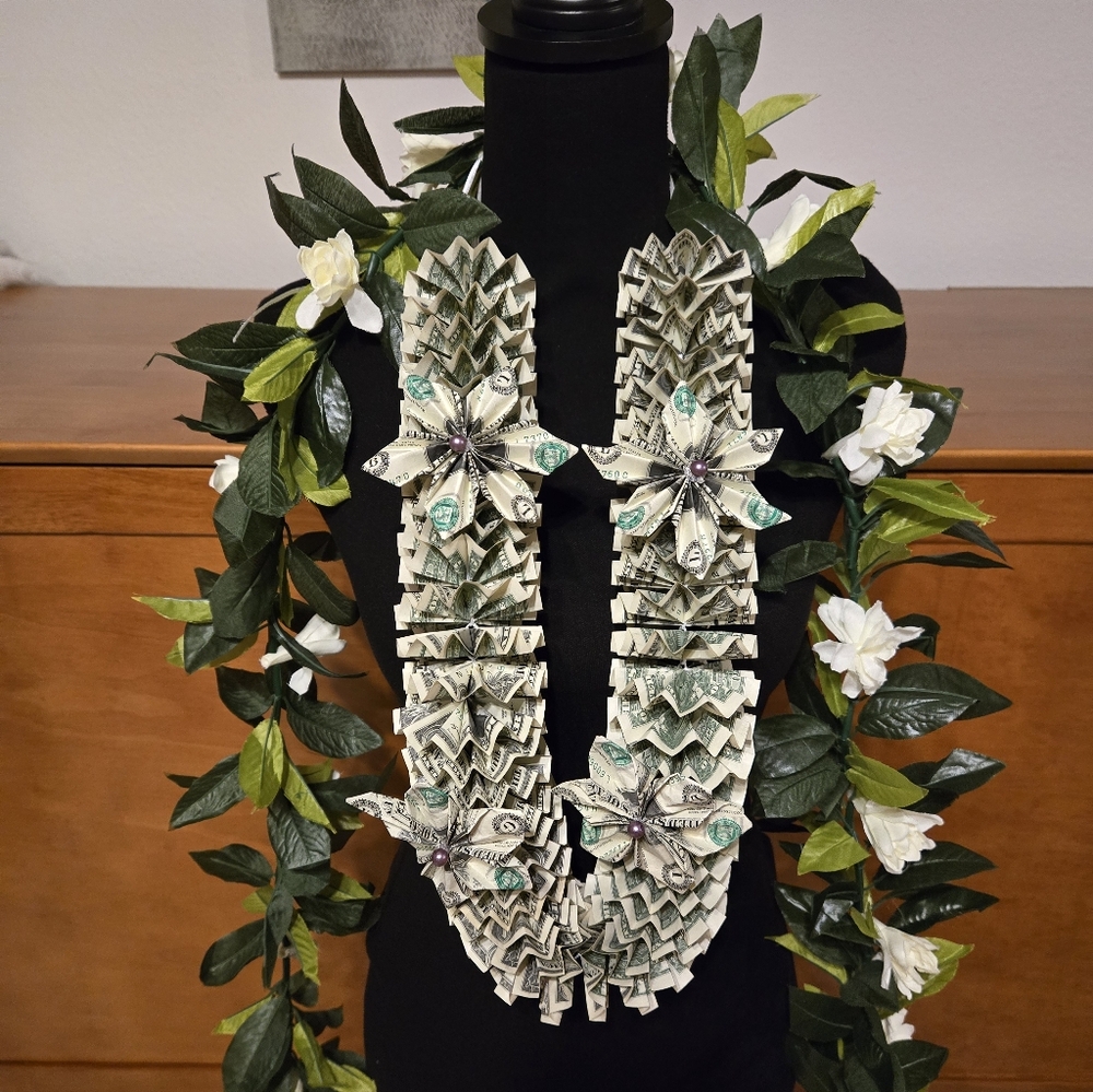 Graduation Lei/$62 VALUE/☆FIRM PRICE - Picture 2 of 6